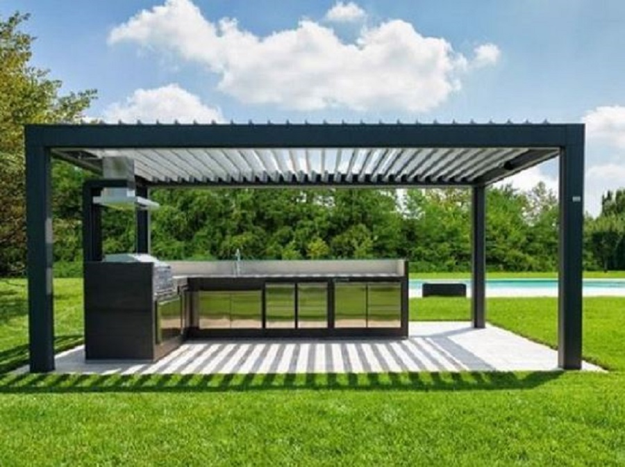 PERGOLA BIOCLIMATICA A LAMELLE ORIENTABILI AUTOPORTANTE OPERA PRATIC